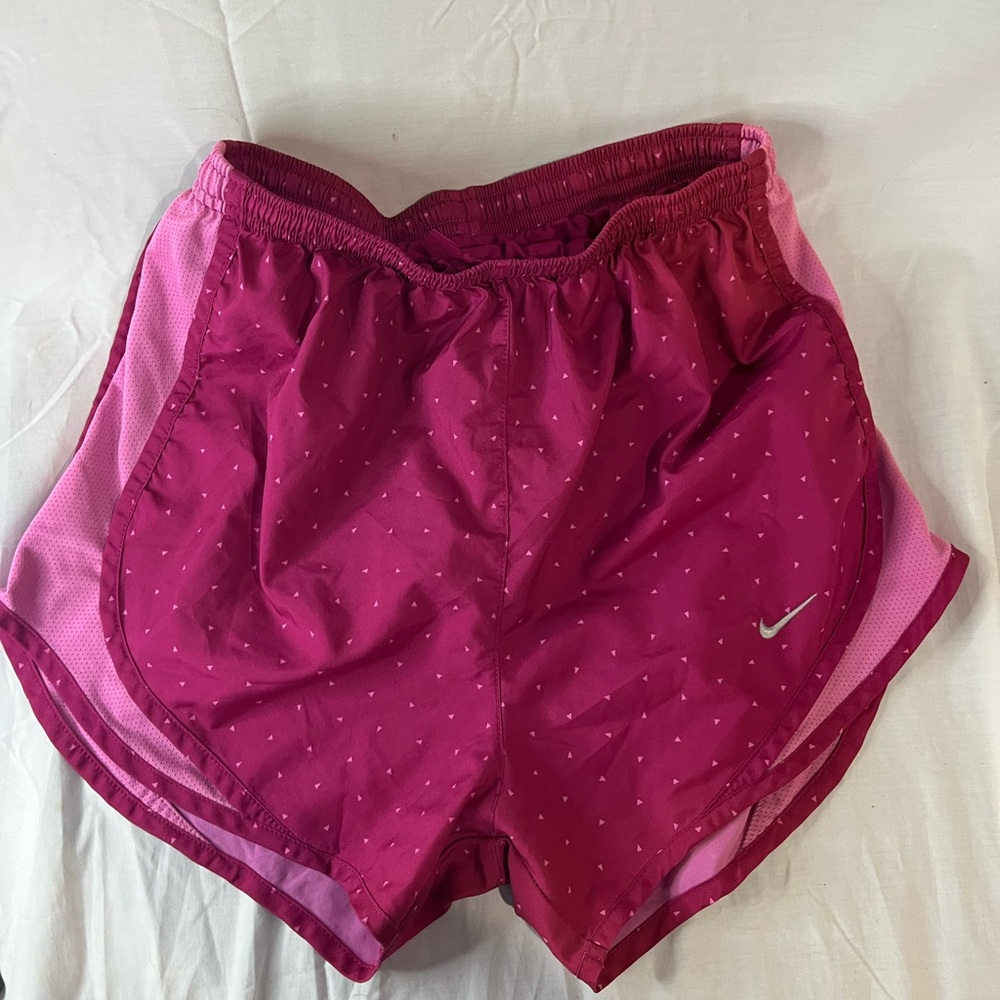 Nike woman’s size XS athletic shorts pink with liner